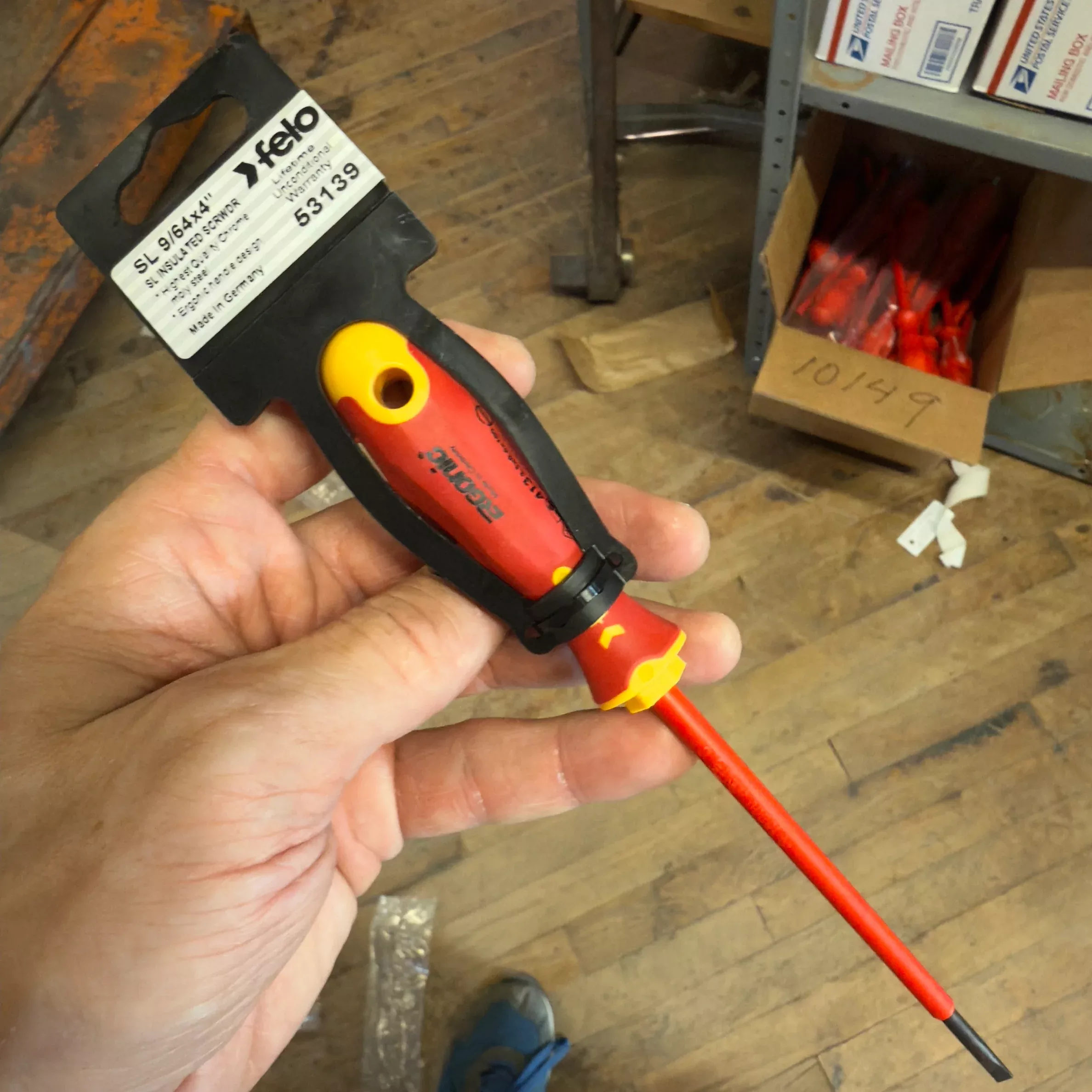 Felo E-slim Insulated Slotted 9/64" x 4" Length Ergonic VDE Screwdriver (53139)